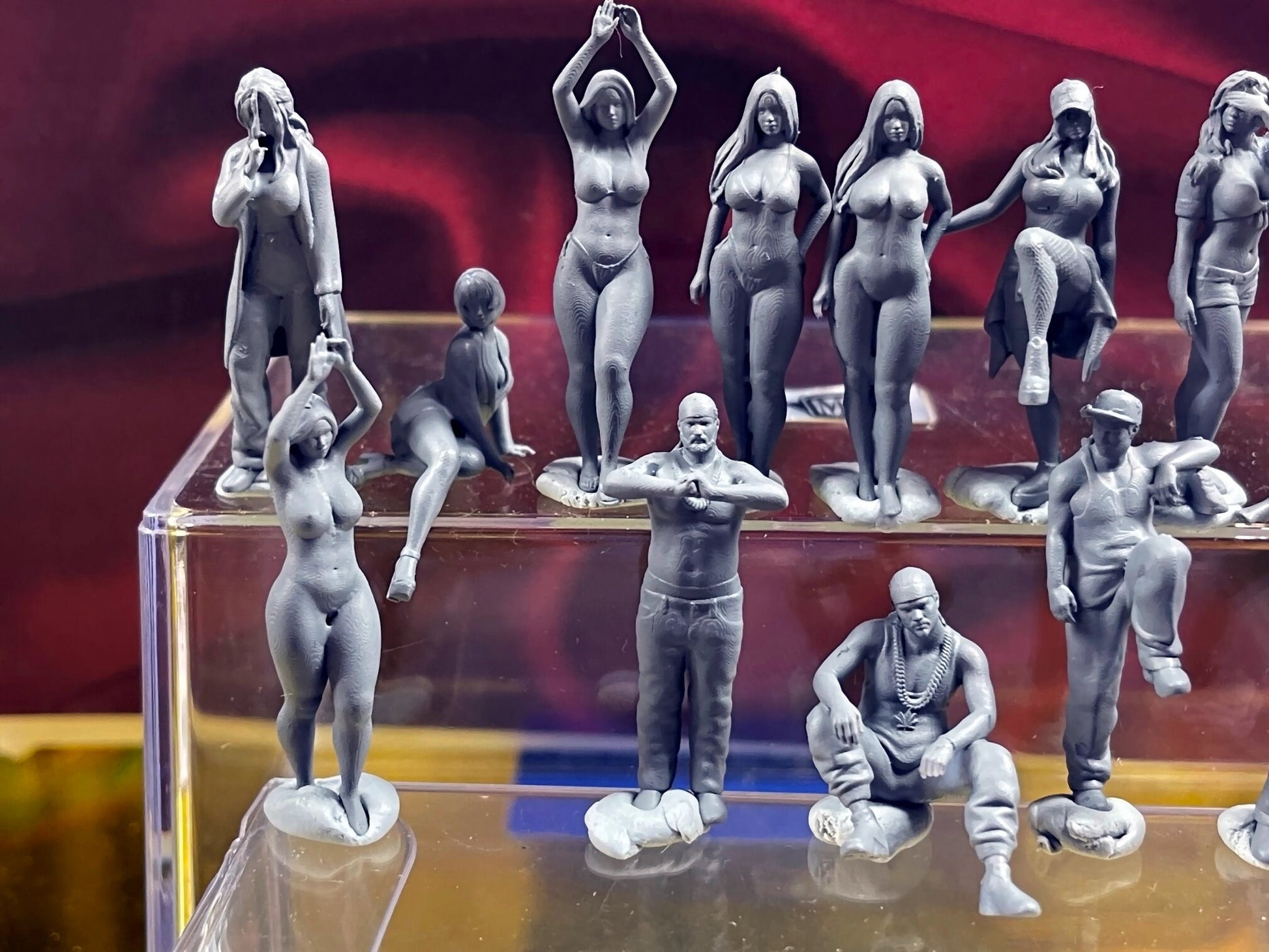 1:64 Miniature Human Figures - Resin / unpainted - great for Dioramas Hot Wheels - Made in the USA LOT 583 - Miniature 1.10"