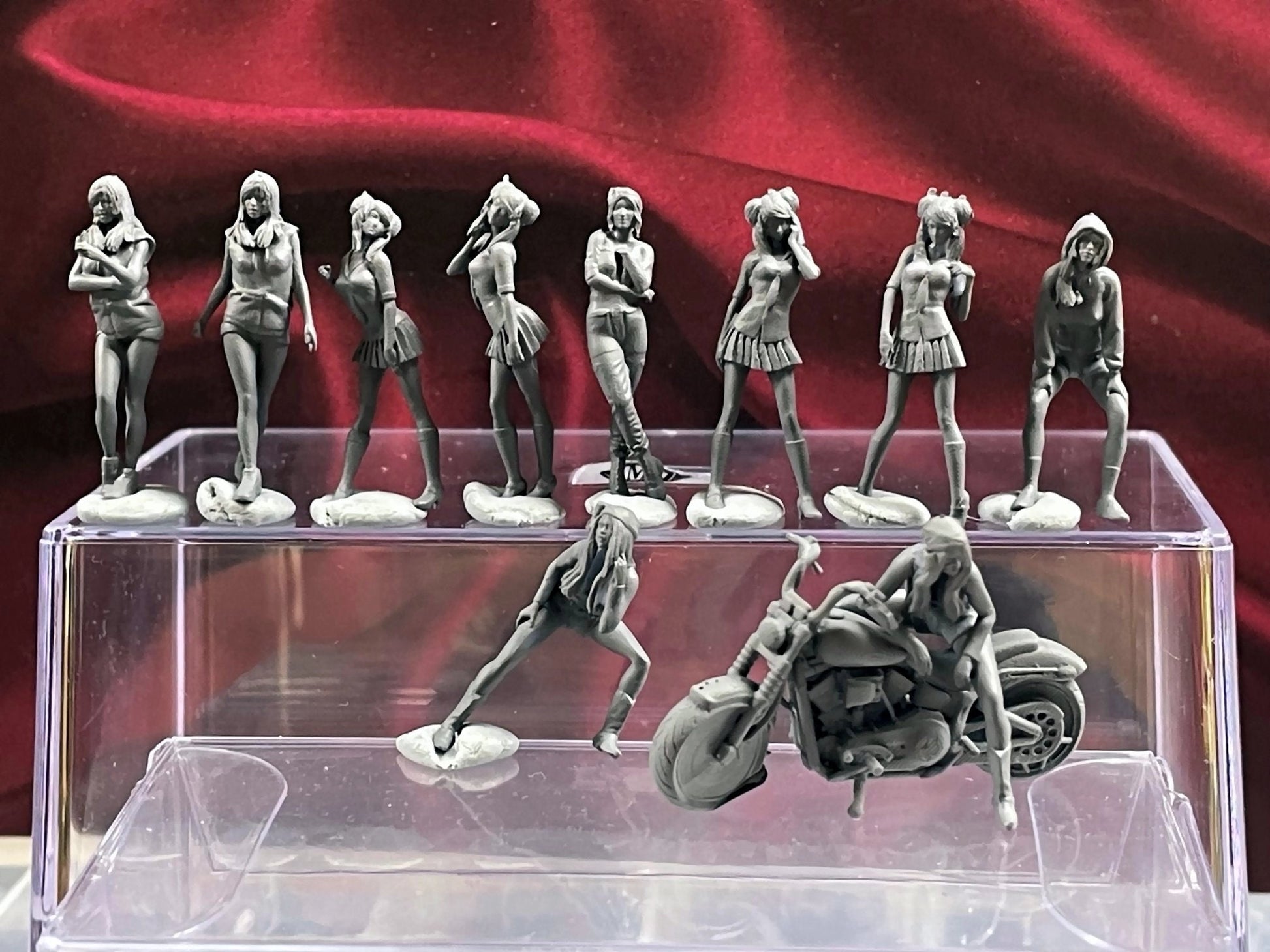 1:64 Miniature Human Figures - Resin / unpainted - great for Dioramas Hot Wheels - Made in the USA LOT 572 - Miniature 1.10