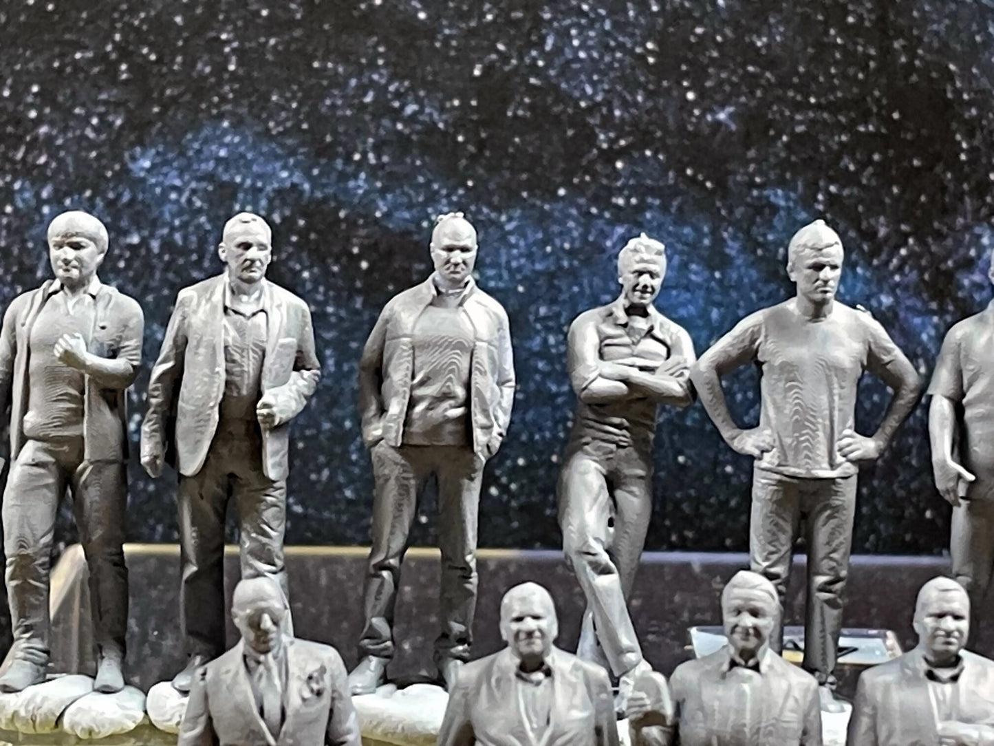 1:64 Miniature Human Figures - Resin / unpainted - great for Dioramas Hot Wheels - Made in the USA LOT 470 - Miniature 1.10