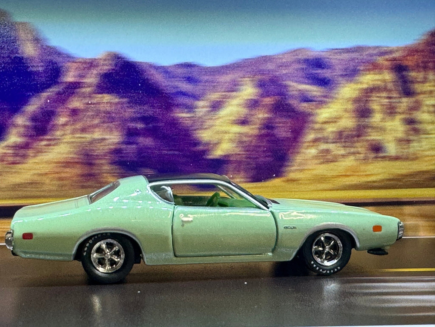 1-64 Scale / S-Scale 1971 Dodge Charger SE 383 - Great For Dioramas & Diecast Photography (M2)