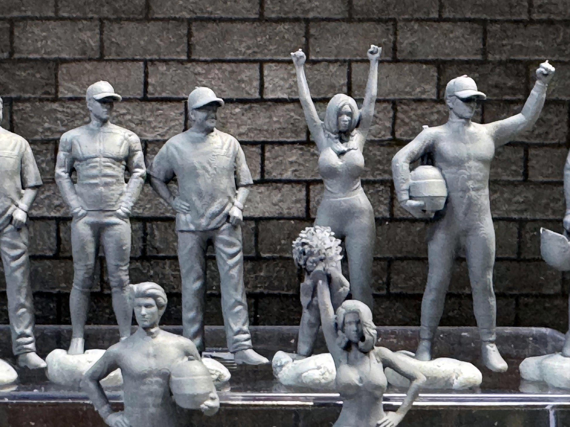 1:64 Miniature Human Figures - Resin / unpainted - great for Dioramas Hot Wheels - Made in the USA LOT 331 - Miniature 1.10