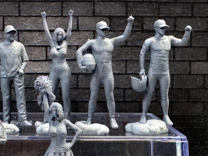 1:64 Miniature Human Figures - Resin / unpainted - great for Dioramas Hot Wheels - Made in the USA LOT 331 - Miniature 1.10