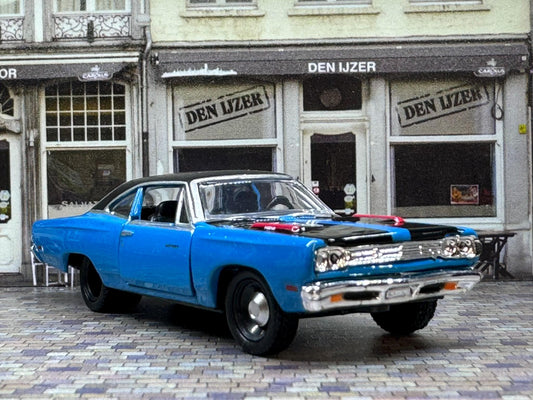 1-64 Scale / S-Scale 1969 Plymouth Road Runner HEMI - Great For Dioramas & Diecast Photography (M2)