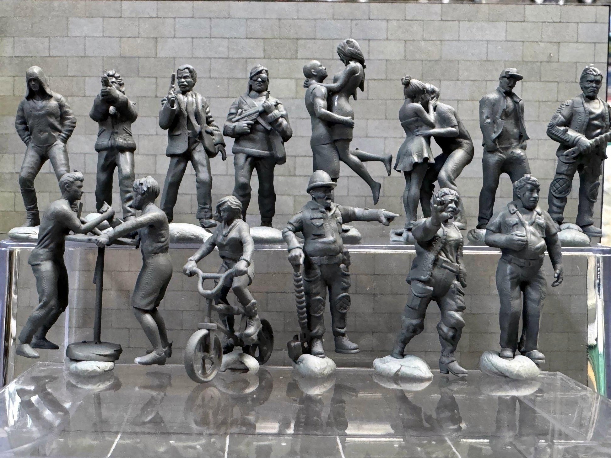 1:64 Miniature Human Figures - Resin / unpainted - great for Dioramas Hot Wheels - Made in the USA LOT 492 - Miniature 1.10