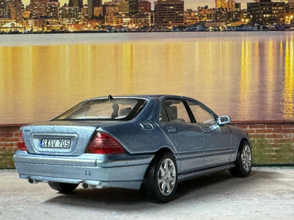 1-64 Scale / S-Scale Mercedes-Benz S-Class - Great For Dioramas & Diecast Photography (Tarmac)