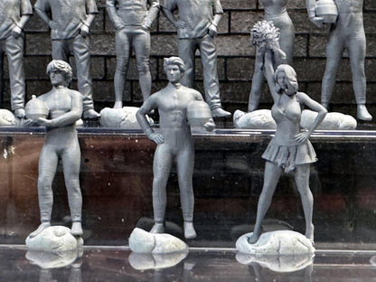1:64 Miniature Human Figures - Resin / unpainted - great for Dioramas Hot Wheels - Made in the USA LOT 331 - Miniature 1.10