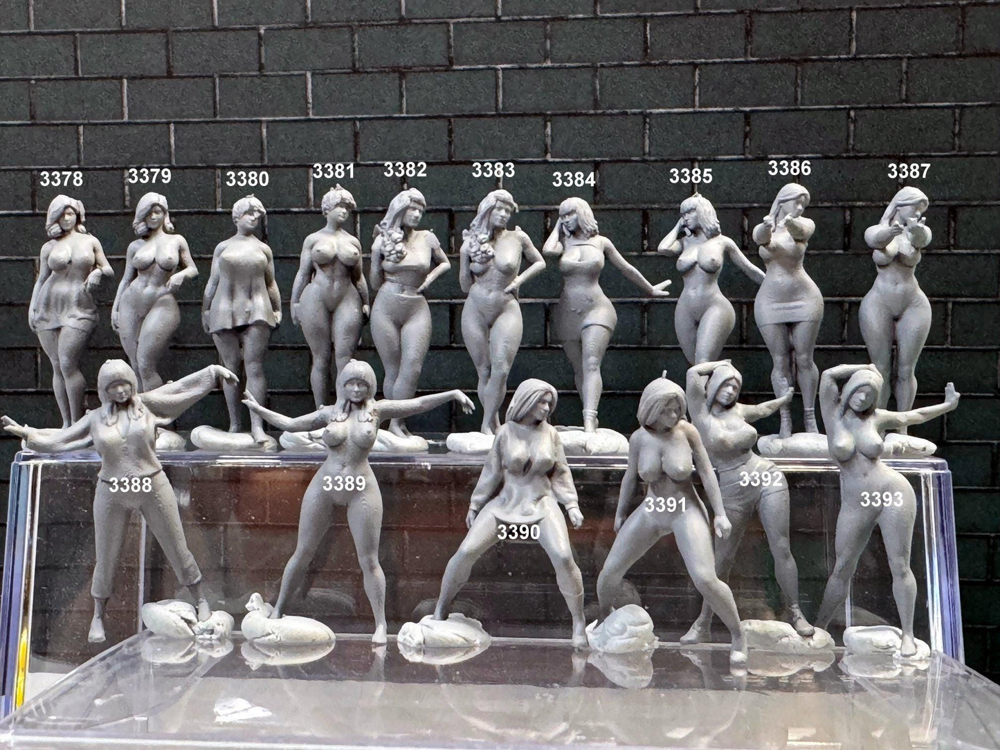 1:64 Miniature Human Figures - Resin / unpainted - great for Dioramas Hot Wheels - Made in the USA LOT 337 - Miniature 1.10