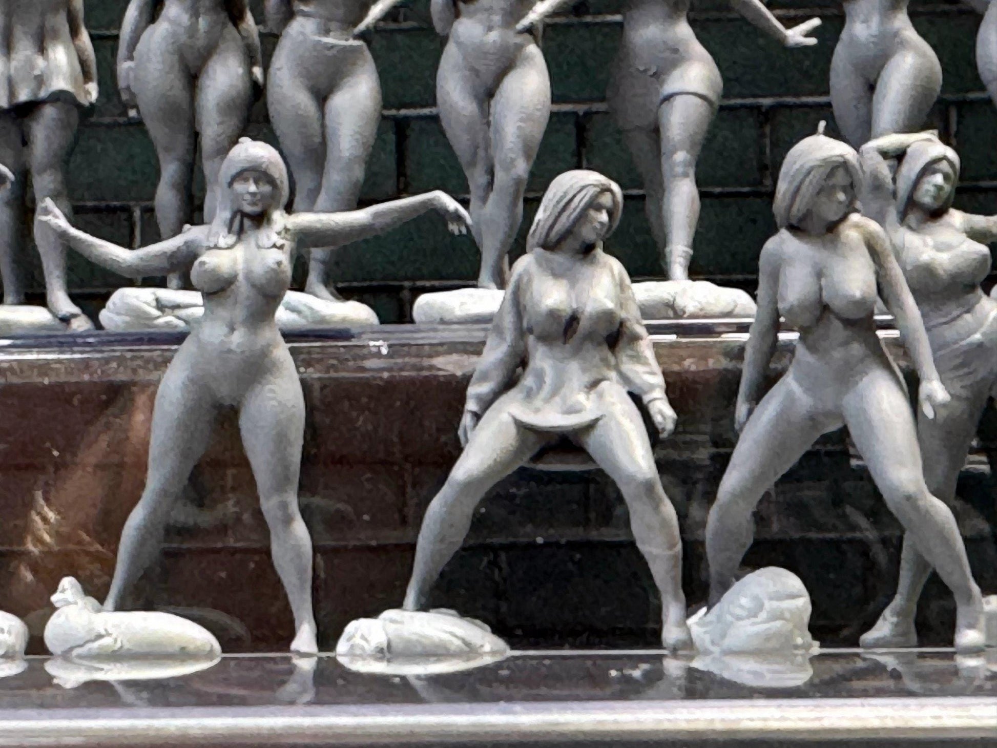 1:64 Miniature Human Figures - Resin / unpainted - great for Dioramas Hot Wheels - Made in the USA LOT 337 - Miniature 1.10