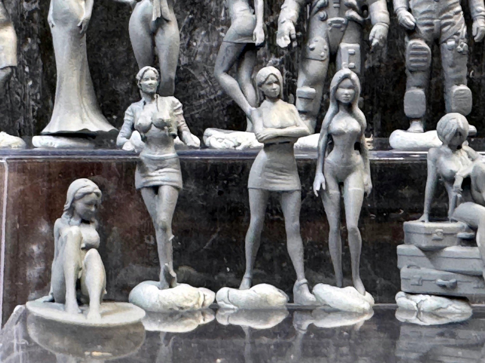 1:64 Miniature Human Figures - Resin / unpainted - great for Dioramas Hot Wheels - Made in the USA LOT 343 - Miniature 1.10