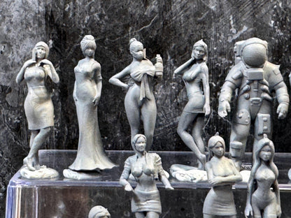 1:64 Miniature Human Figures - Resin / unpainted - great for Dioramas Hot Wheels - Made in the USA LOT 343 - Miniature 1.10