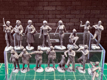 1:64 Miniature Human Figures - Resin / unpainted - great for Dioramas Hot Wheels - Made in the USA LOT 386 - Miniature 1.10