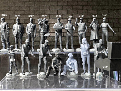 1:64 Miniature Human Figures - Resin / unpainted - great for Dioramas Hot Wheels - Made in the USA LOT 362 - Miniature 1.10