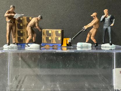 1:64 Miniature Human Figures - Painted SET - great for Dioramas / Hot Wheels - Delivery Men - Miniatures 1.10" MiniGT