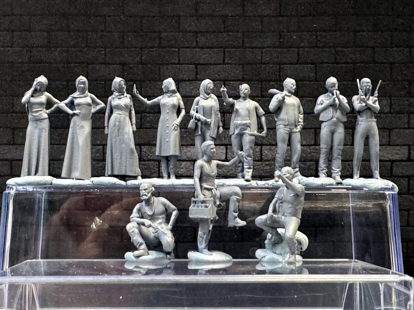 1:64 Miniature Human Figures - Resin / unpainted - great for Dioramas Hot Wheels - Made in the USA LOT 428A - Miniature 1.10