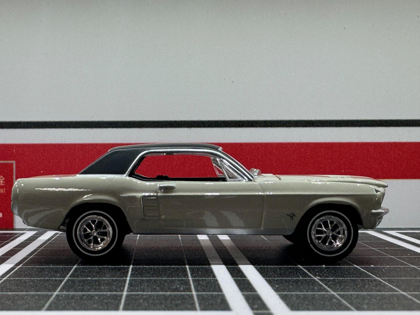 1-64 Scale / S-Scale 1967 Ford Mustang Coupe in 2 Colors - Great For Dioramas & Diecast Photography (GL)