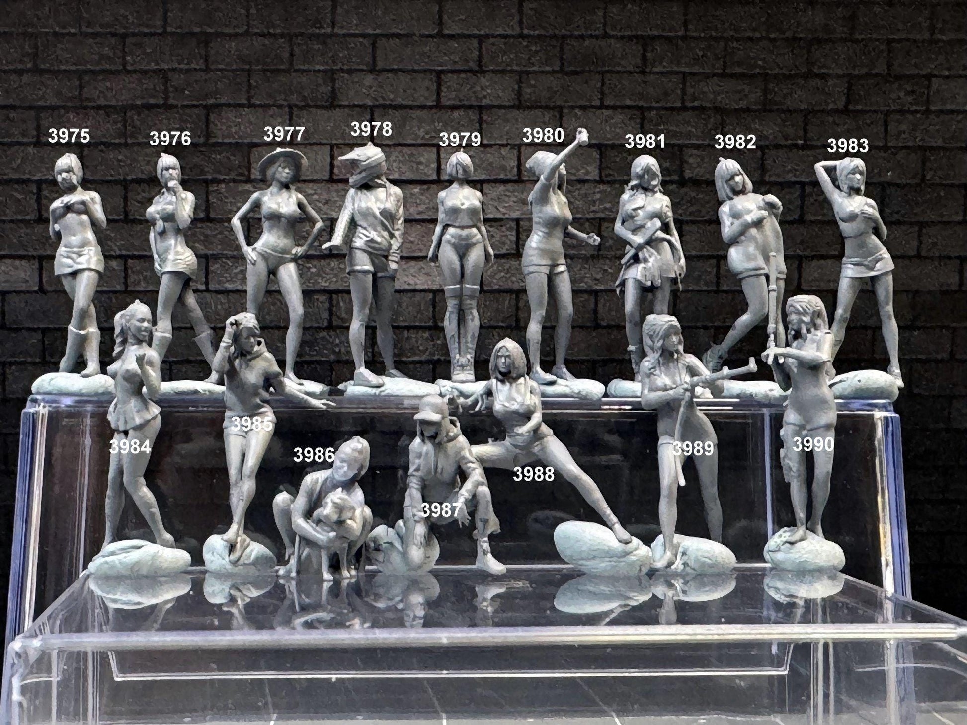 1:64 Miniature Human Figures - Resin / unpainted - great for Dioramas Hot Wheels - Made in the USA LOT 599 - Miniature 1.10