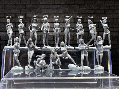 1:64 Miniature Human Figures - Resin / unpainted - great for Dioramas Hot Wheels - Made in the USA LOT 599 - Miniature 1.10