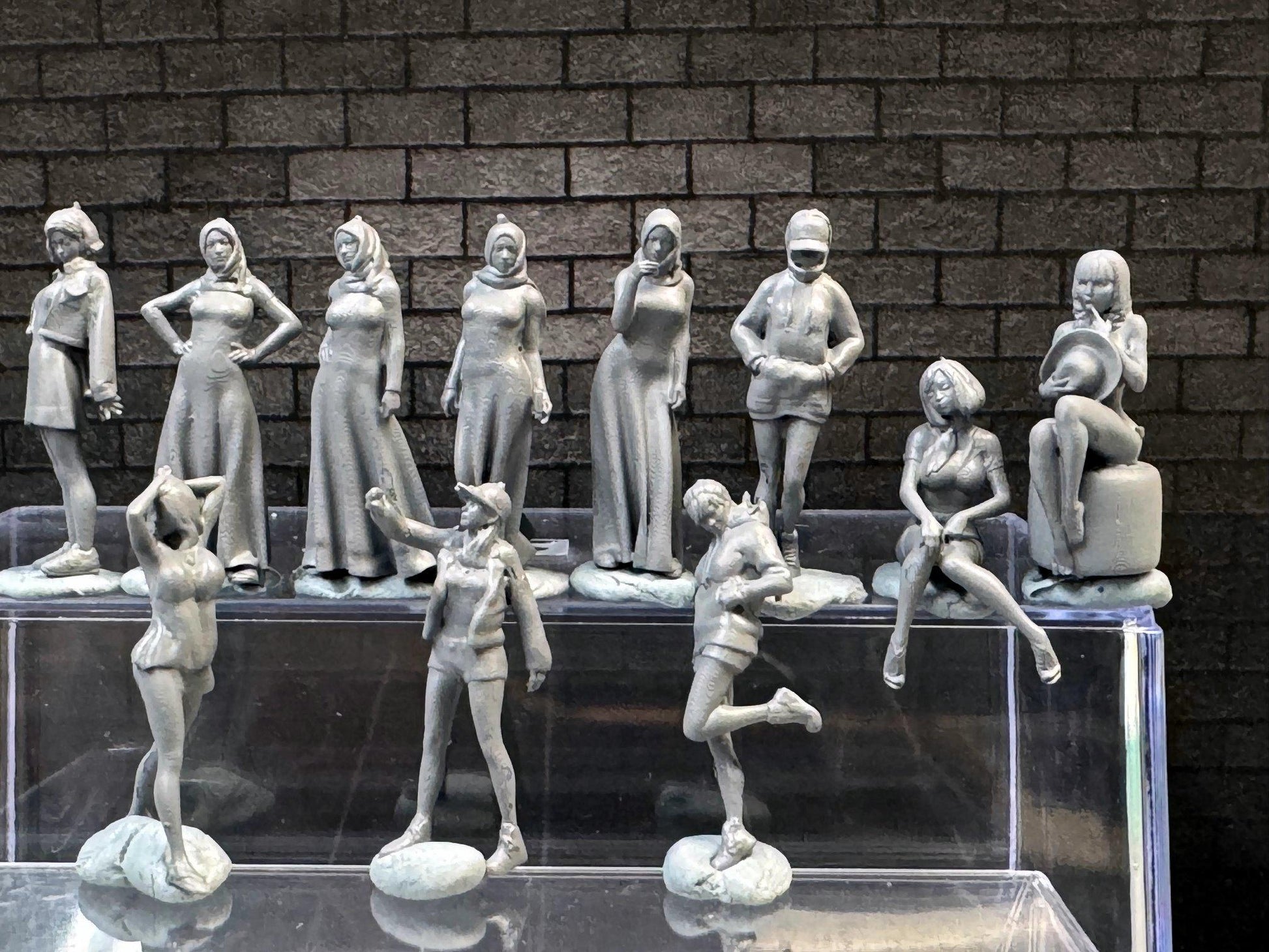 1:64 Miniature Human Figures - Resin / unpainted - great for Dioramas Hot Wheels - Made in the USA LOT 600 - Miniature 1.10