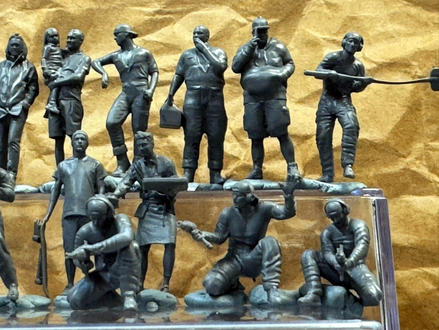 1:64 Miniature Human Figures - Resin / unpainted - great for Dioramas Hot Wheels - Made in the USA LOT 603 - Miniature 1.10