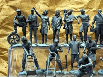 1:64 Miniature Human Figures - Resin / unpainted - great for Dioramas Hot Wheels - Made in the USA LOT 603 - Miniature 1.10