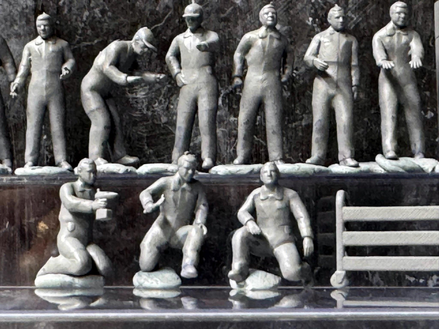 1:64 Miniature Human Figures - Resin / unpainted - great for Dioramas Hot Wheels - Made in the USA LOT 615 - Miniature 1.10