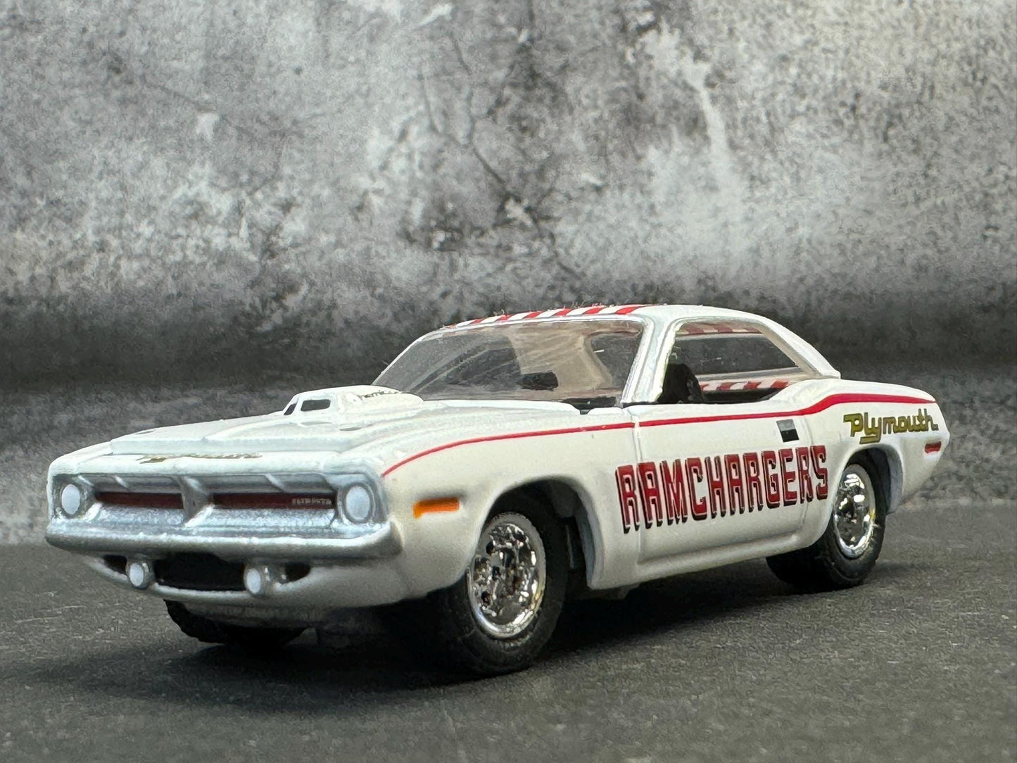 1-64 Scale / S-Scale 1970 Plymouth Hemi Cuda - Great For Dioramas & Diecast Photography (GL)