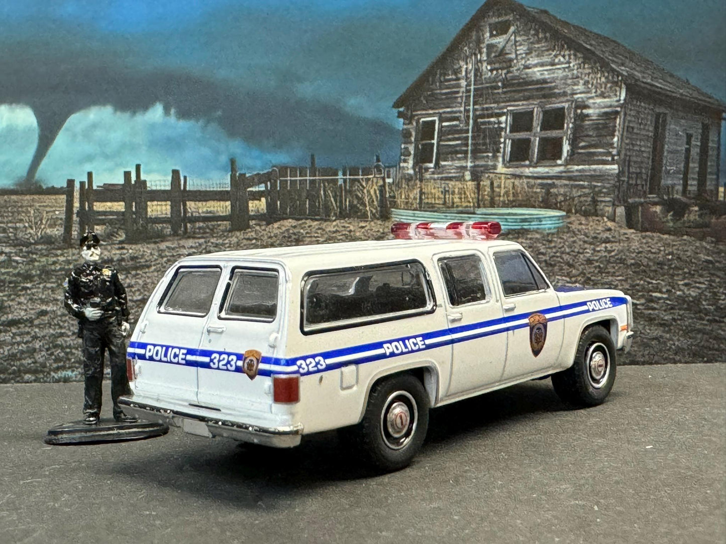 1-64 Scale / S-Scale 1985 GMC Suburban 2500 with Police- Great For Dioramas & Diecast Photography (GL)