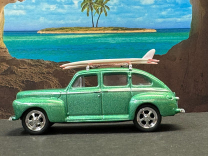 1-64 Scale / S-Scale 1946 Ford Fordor Super Deluxe with Surfboards - Great For Dioramas & Diecast Photography (GL)