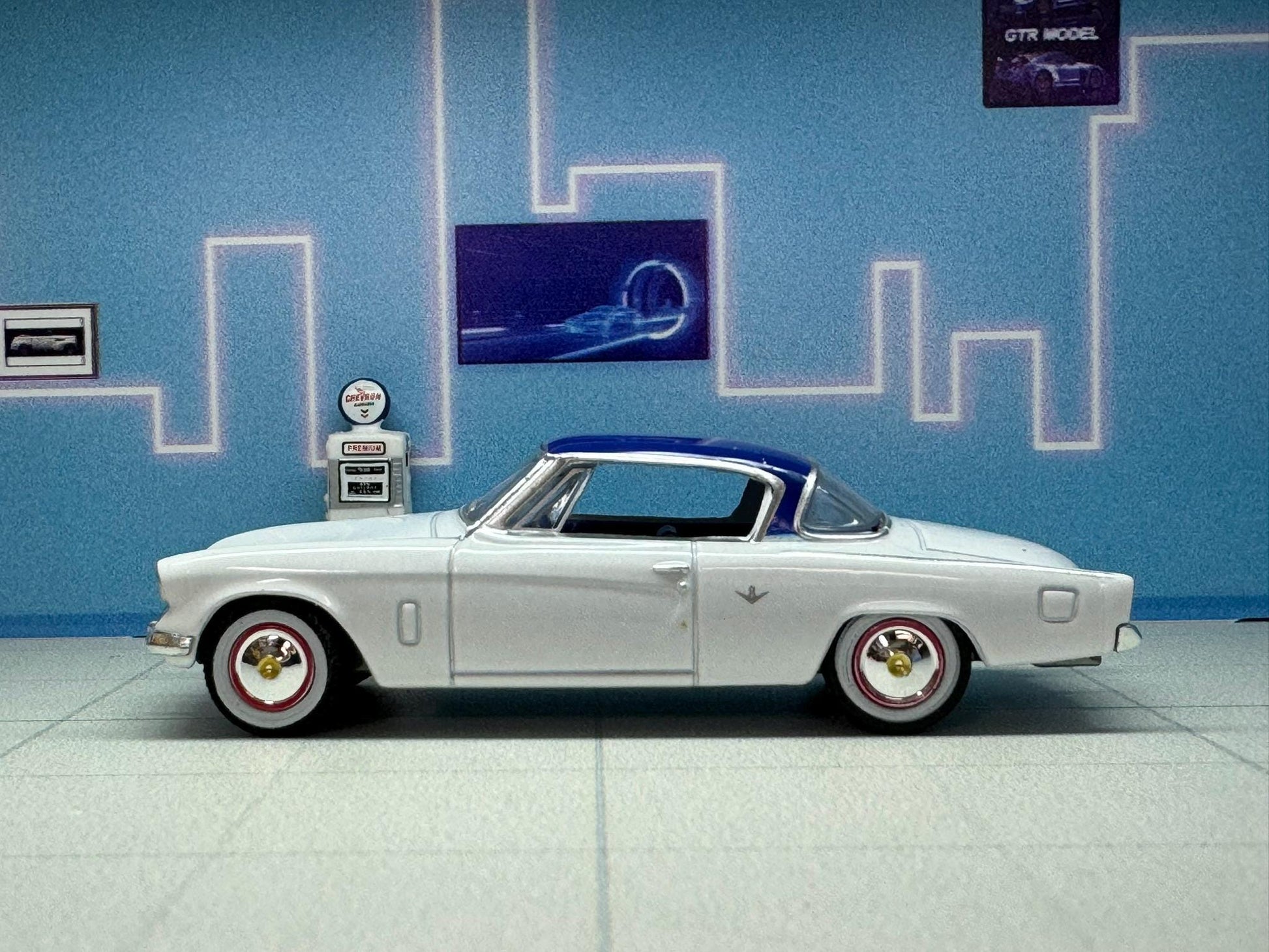 1-64 Scale / S-Scale 1954 Studebaker Commander Starliner - Great For Dioramas & Diecast Photography (GL)