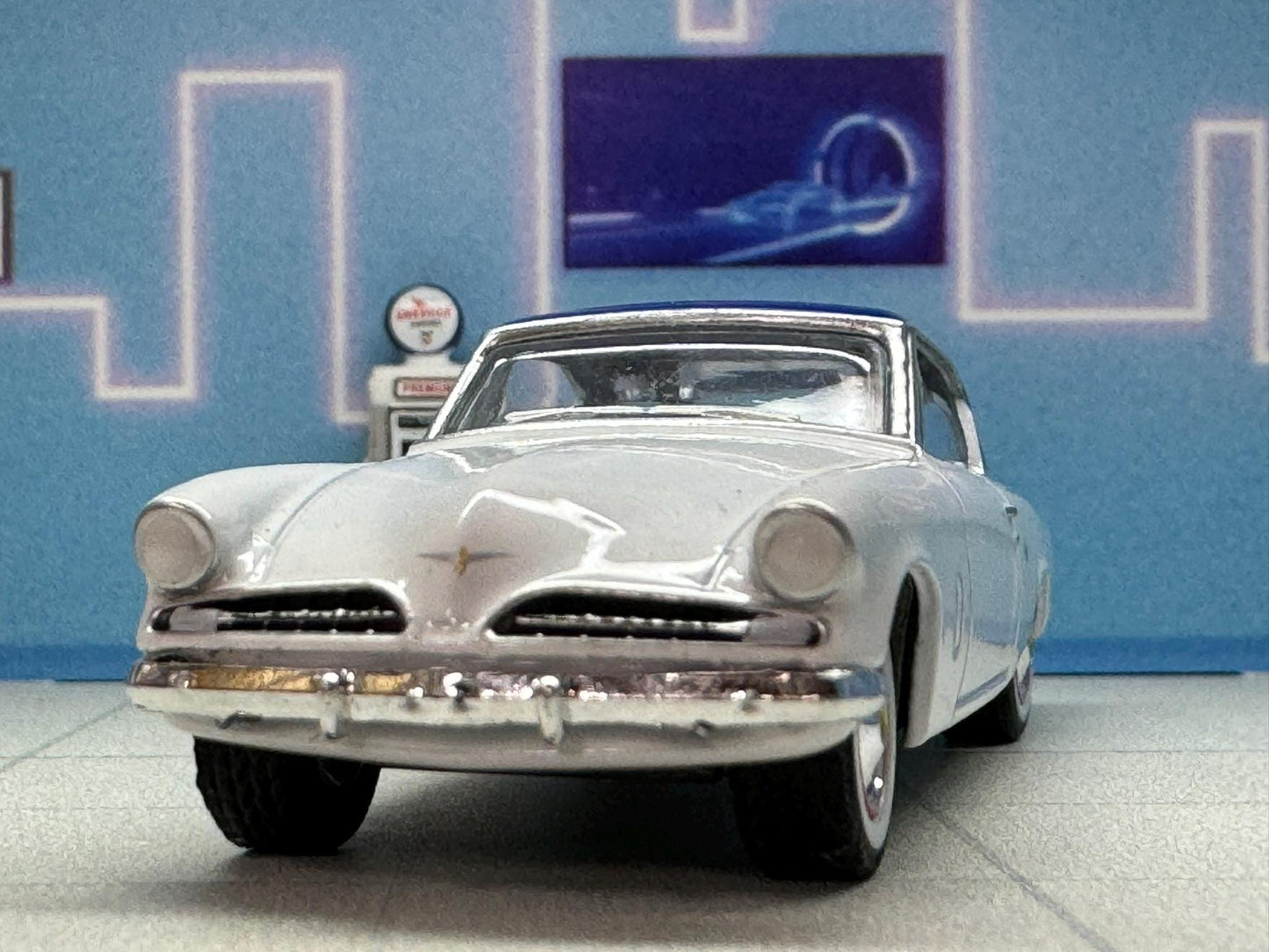 1-64 Scale / S-Scale 1954 Studebaker Commander Starliner - Great For Dioramas & Diecast Photography (GL)