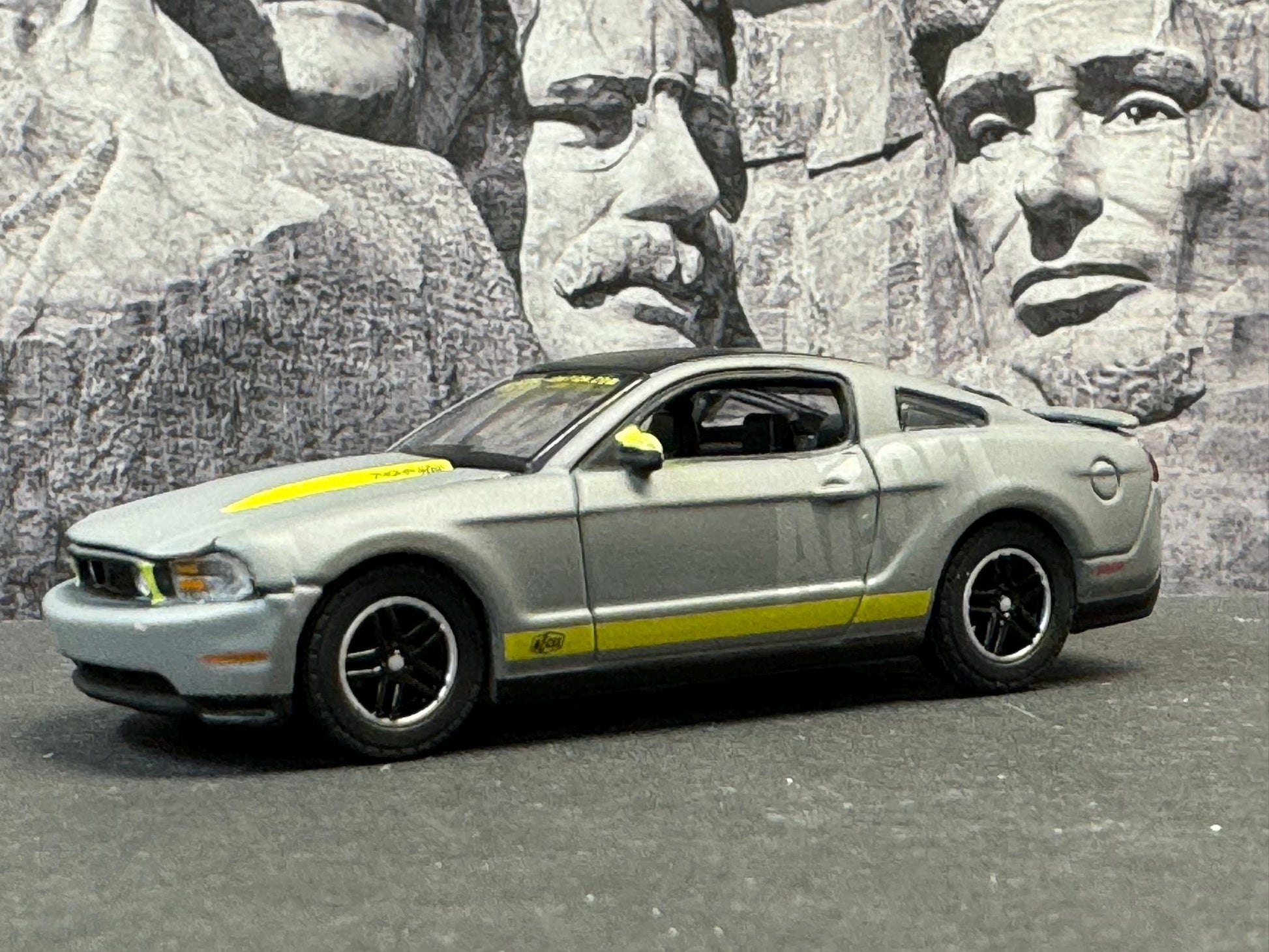 1-64 Scale / S-Scale 2011 Ford Mustang - Great For Dioramas & Diecast Photography (GL)