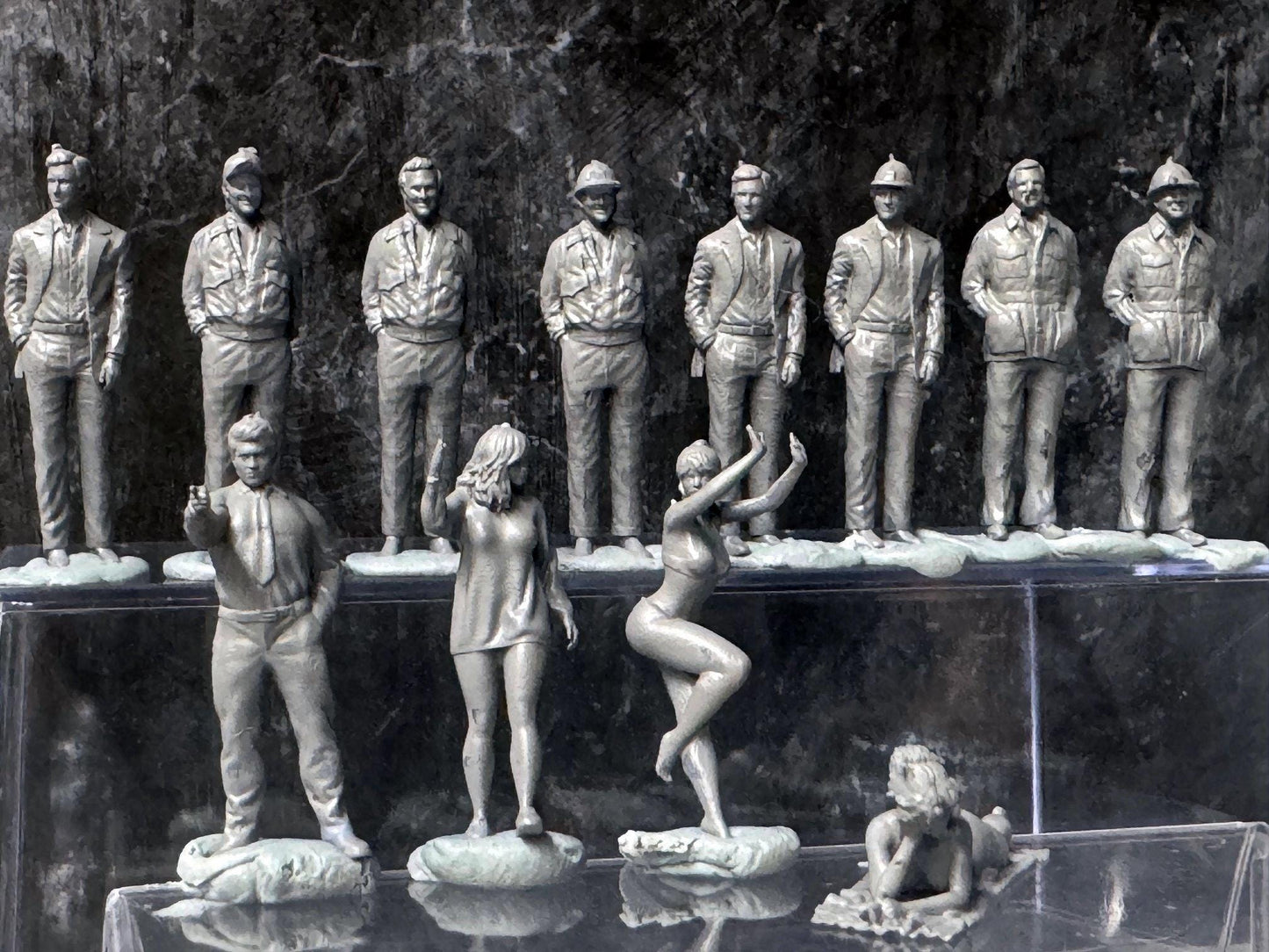 1:64 Miniature Human Figures - Resin / unpainted - great for Dioramas Hot Wheels - Made in the USA LOT 610 - Miniature 1.10