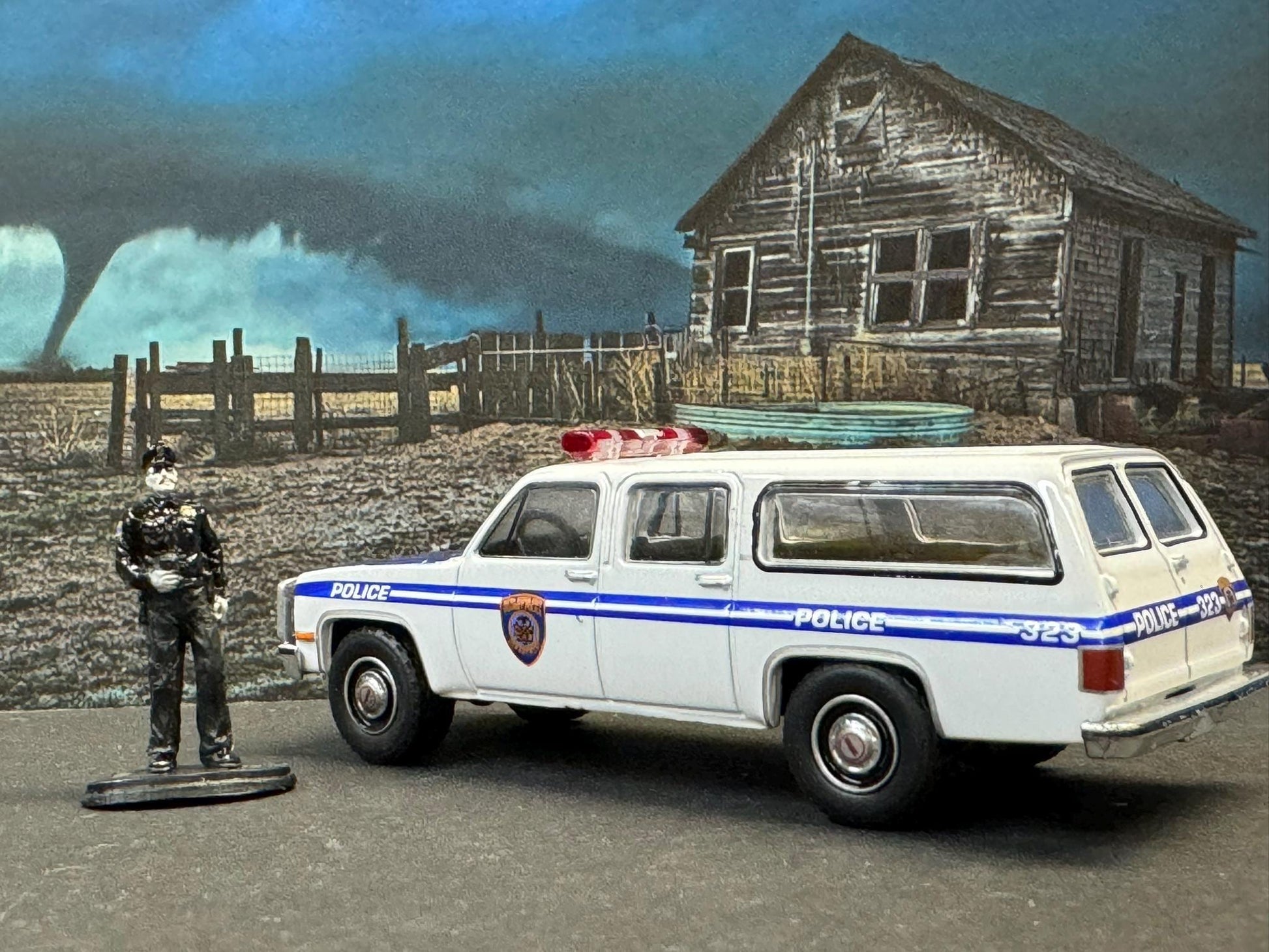 1-64 Scale / S-Scale 1985 GMC Suburban 2500 with Police- Great For Dioramas & Diecast Photography (GL)