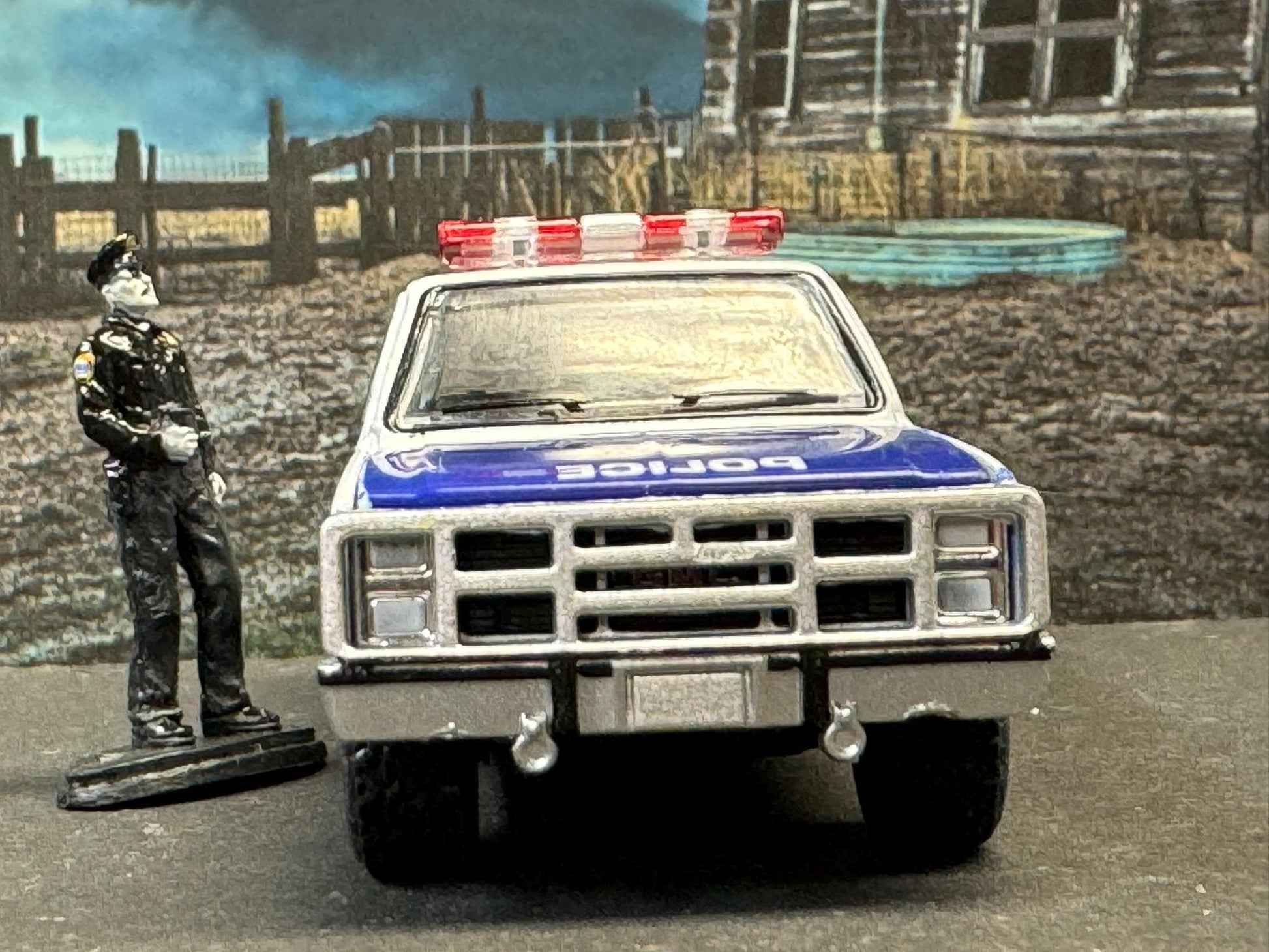 1-64 Scale / S-Scale 1985 GMC Suburban 2500 with Police- Great For Dioramas & Diecast Photography (GL)