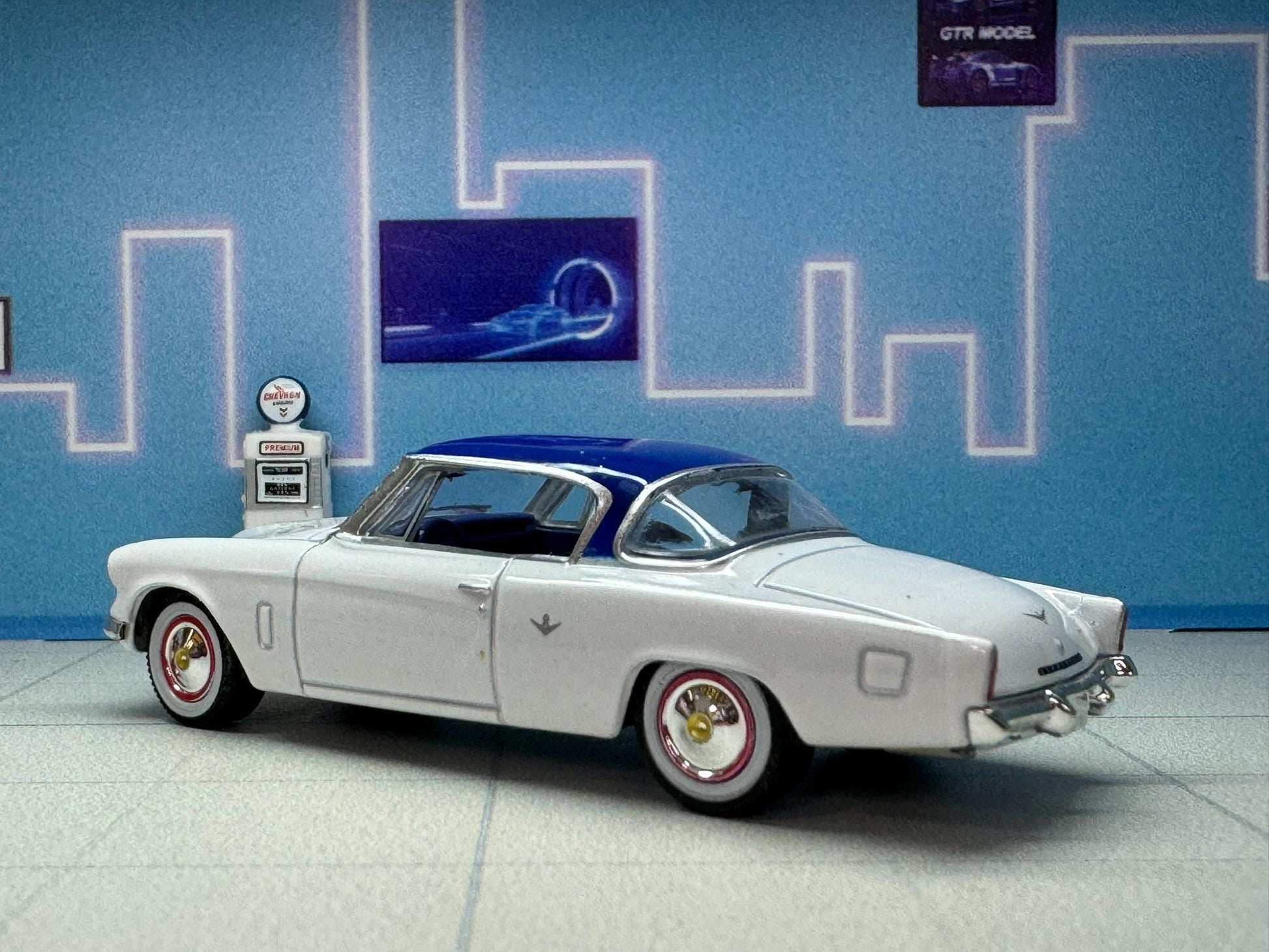 1-64 Scale / S-Scale 1954 Studebaker Commander Starliner - Great For Dioramas & Diecast Photography (GL)