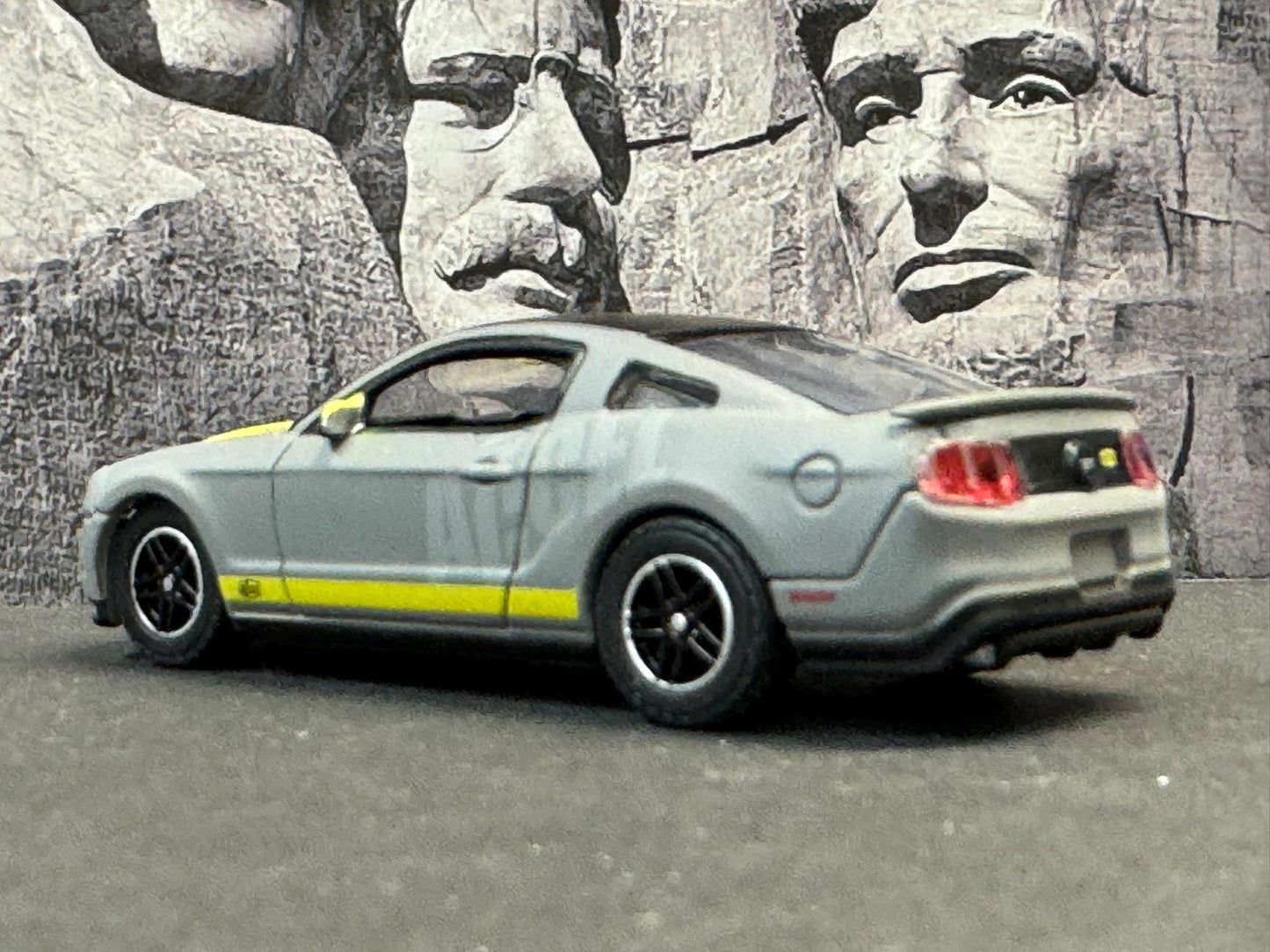 1-64 Scale / S-Scale 2011 Ford Mustang - Great For Dioramas & Diecast Photography (GL)