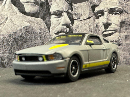 1-64 Scale / S-Scale 2011 Ford Mustang - Great For Dioramas & Diecast Photography (GL)