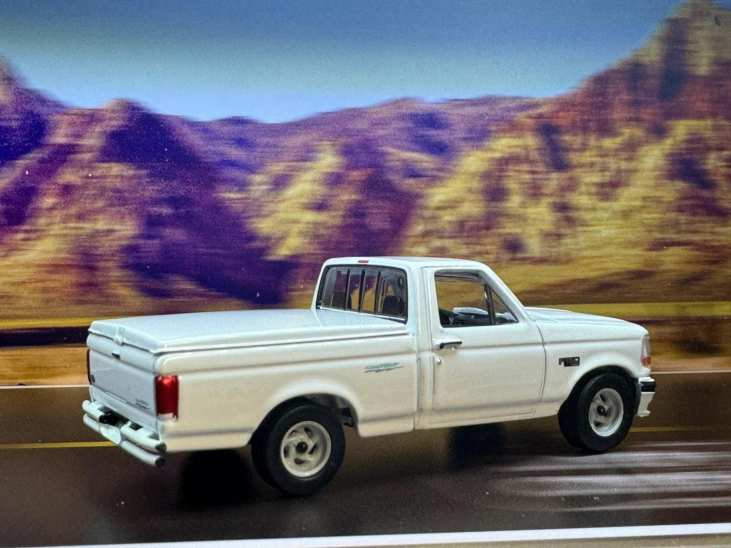 1-64 Scale / S-Scale 1994 Ford F-150 SVT Lightning Pickup Truck - Great For Dioramas & Diecast Photography (GL)