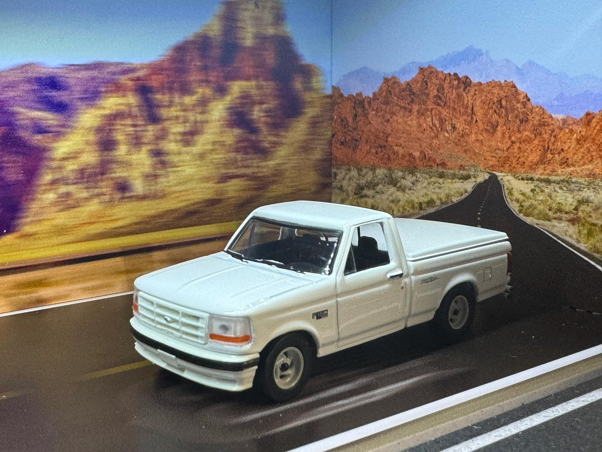 1-64 Scale / S-Scale 1994 Ford F-150 SVT Lightning Pickup Truck - Great For Dioramas & Diecast Photography (GL)