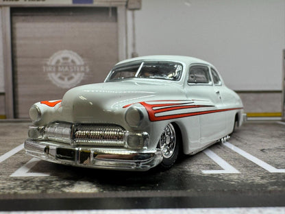 1-64 Scale / S-Scale 1950 Mercury Eight - Great For Dioramas & Diecast Photography (GL)