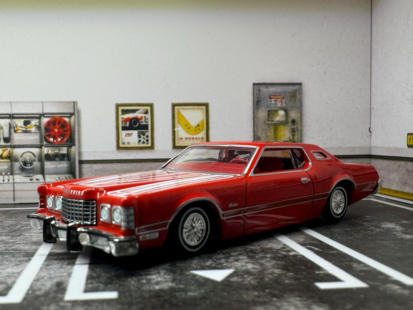 1-64 Scale / S-Scale 1973 Ford Thunderbird - Great For Dioramas & Diecast Photography (GL)