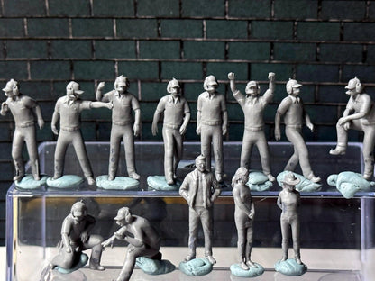 1:64 Miniature Human Figures - Resin / unpainted - great for Dioramas Hot Wheels - Made in the USA LOT 616 - Miniature 1.10