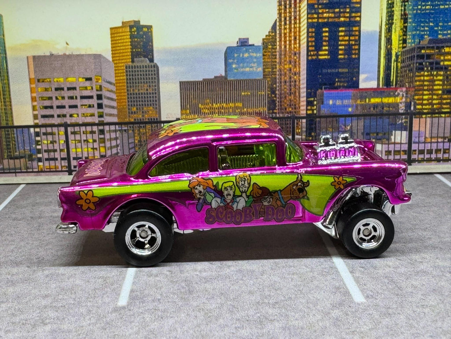 1-64 Scale / S-Scale Custom Hydrochromed 1955 Chevy Gasser Candy Magenta with Real Riders - Scooby Doo