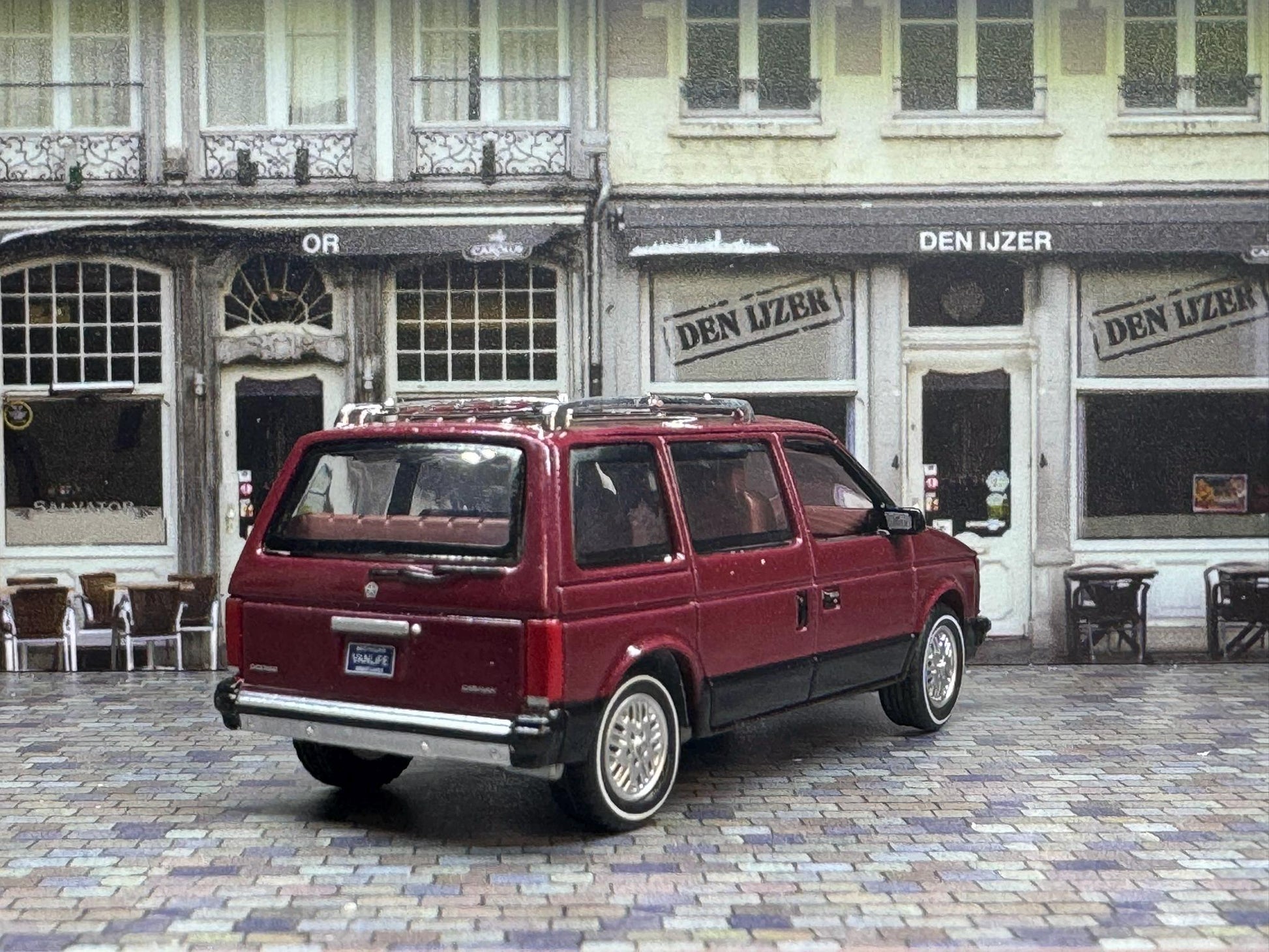 1-64 Scale / S-Scale 1985 Dodge Caravan in Crimson Red / Black - Great For Dioramas & Diecast Photography (AW)