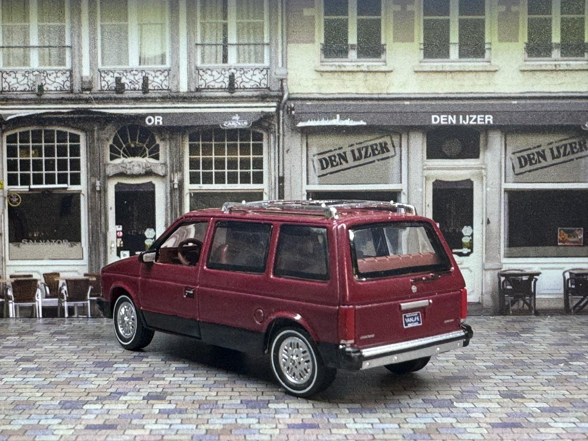 1-64 Scale / S-Scale 1985 Dodge Caravan in Crimson Red / Black - Great For Dioramas & Diecast Photography (AW)