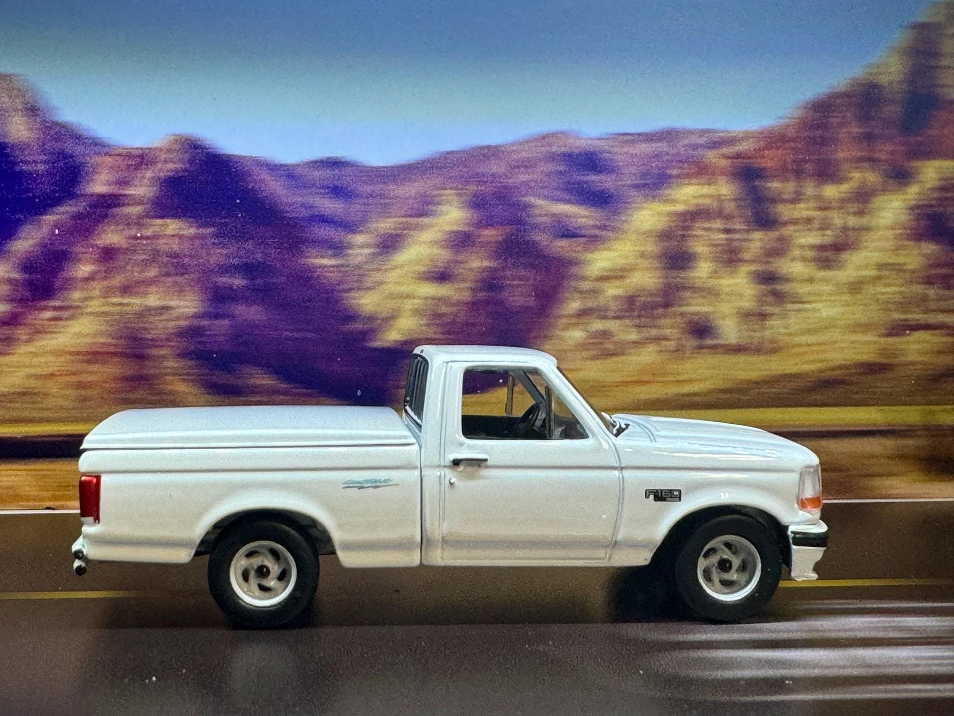 1-64 Scale / S-Scale 1994 Ford F-150 SVT Lightning Pickup Truck - Great For Dioramas & Diecast Photography (GL)