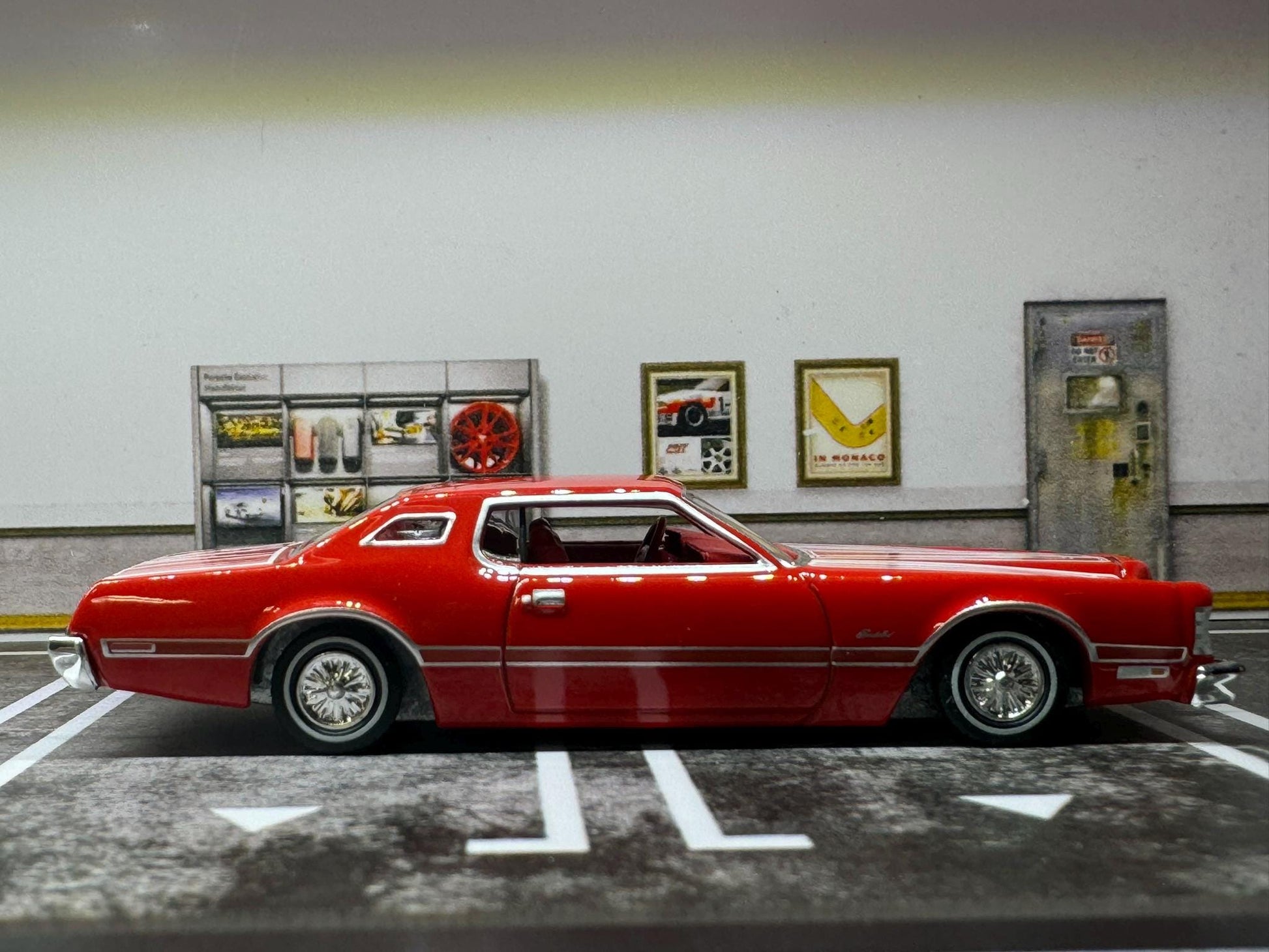 1-64 Scale / S-Scale 1973 Ford Thunderbird - Great For Dioramas & Diecast Photography (GL)