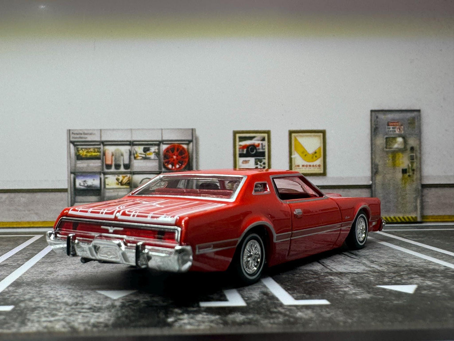 1-64 Scale / S-Scale 1973 Ford Thunderbird - Great For Dioramas & Diecast Photography (GL)