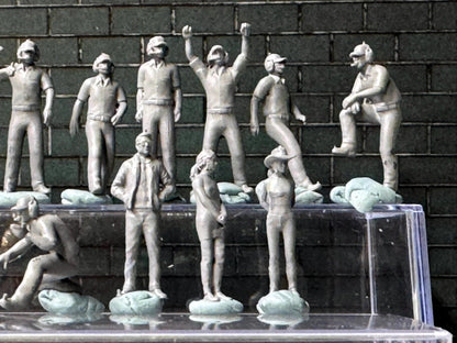 1:64 Miniature Human Figures - Resin / unpainted - great for Dioramas Hot Wheels - Made in the USA LOT 616 - Miniature 1.10