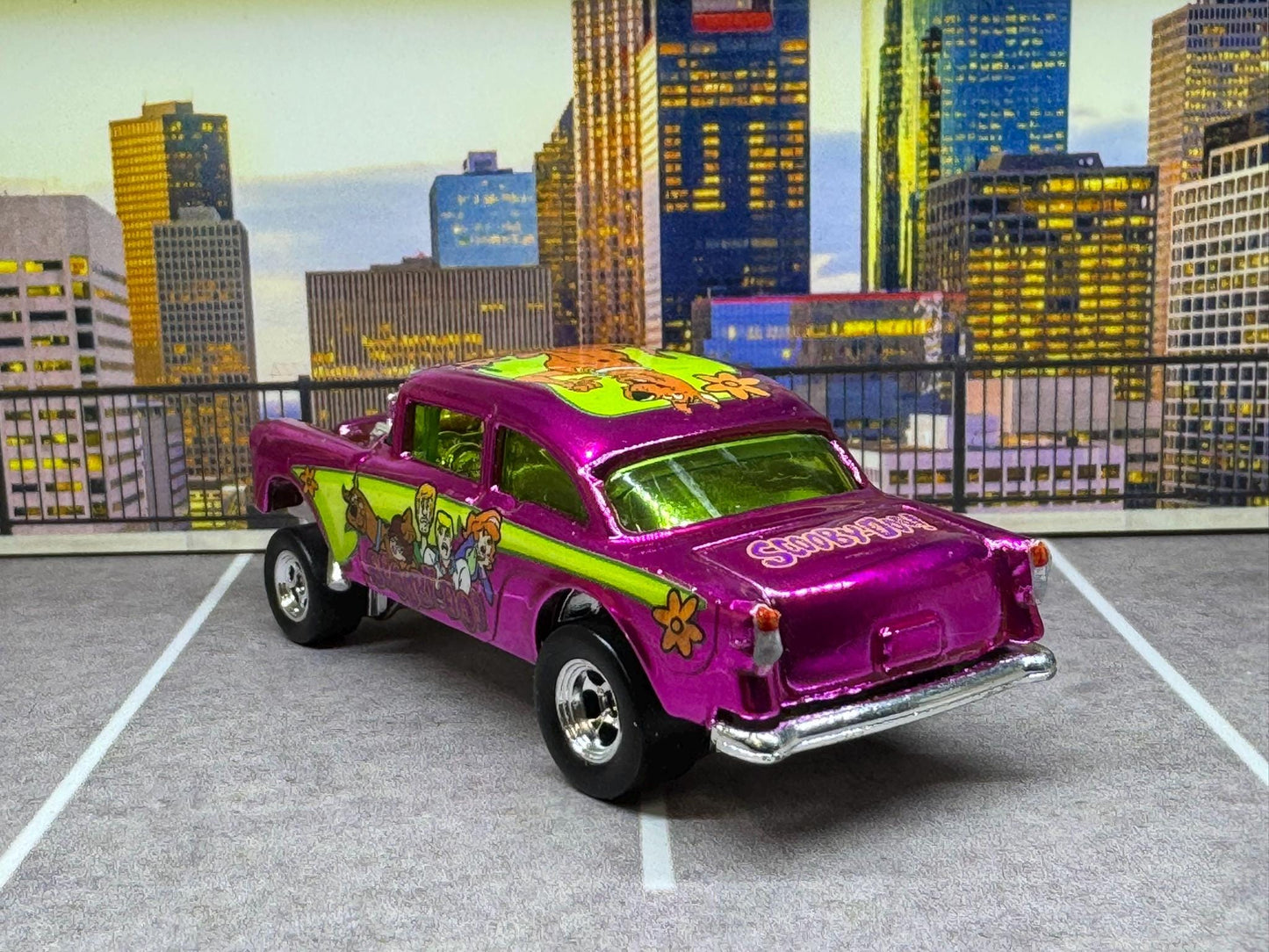 1-64 Scale / S-Scale Custom Hydrochromed 1955 Chevy Gasser Candy Magenta with Real Riders - Scooby Doo